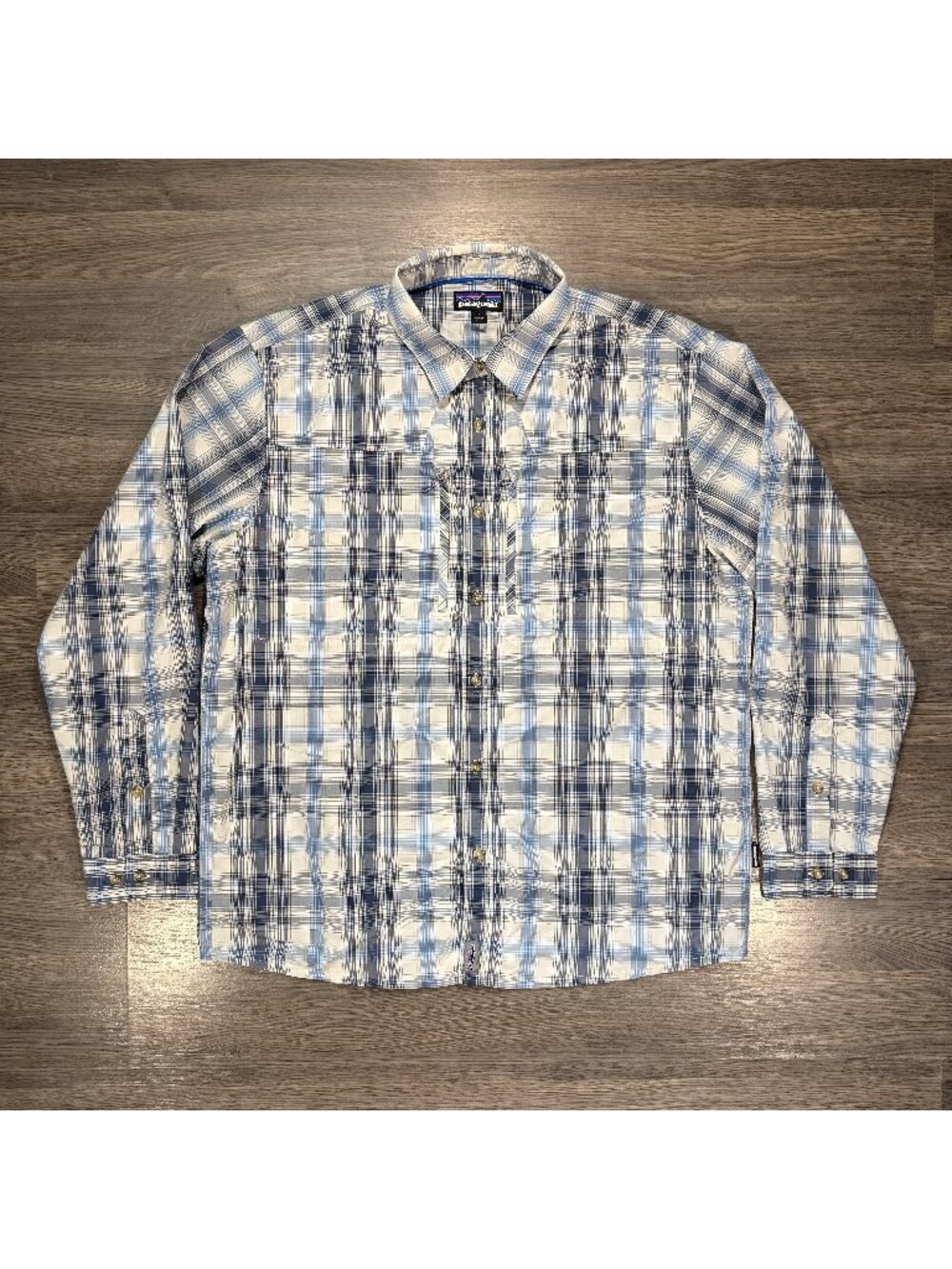 Patagonia Men's Long-Sleeved Sun Stretch Shirt - White/Navy